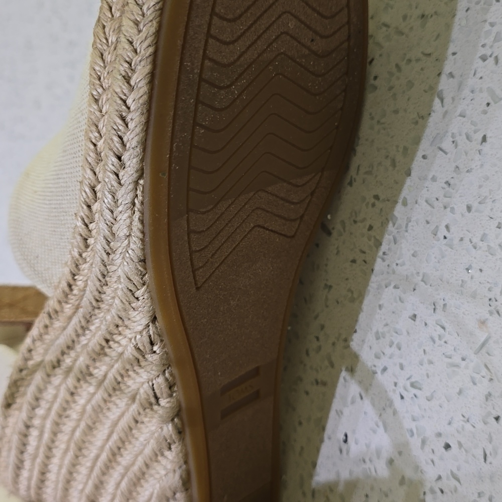 Shoes - Picture 4 of 5